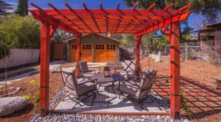 Outdoor-Living-Green